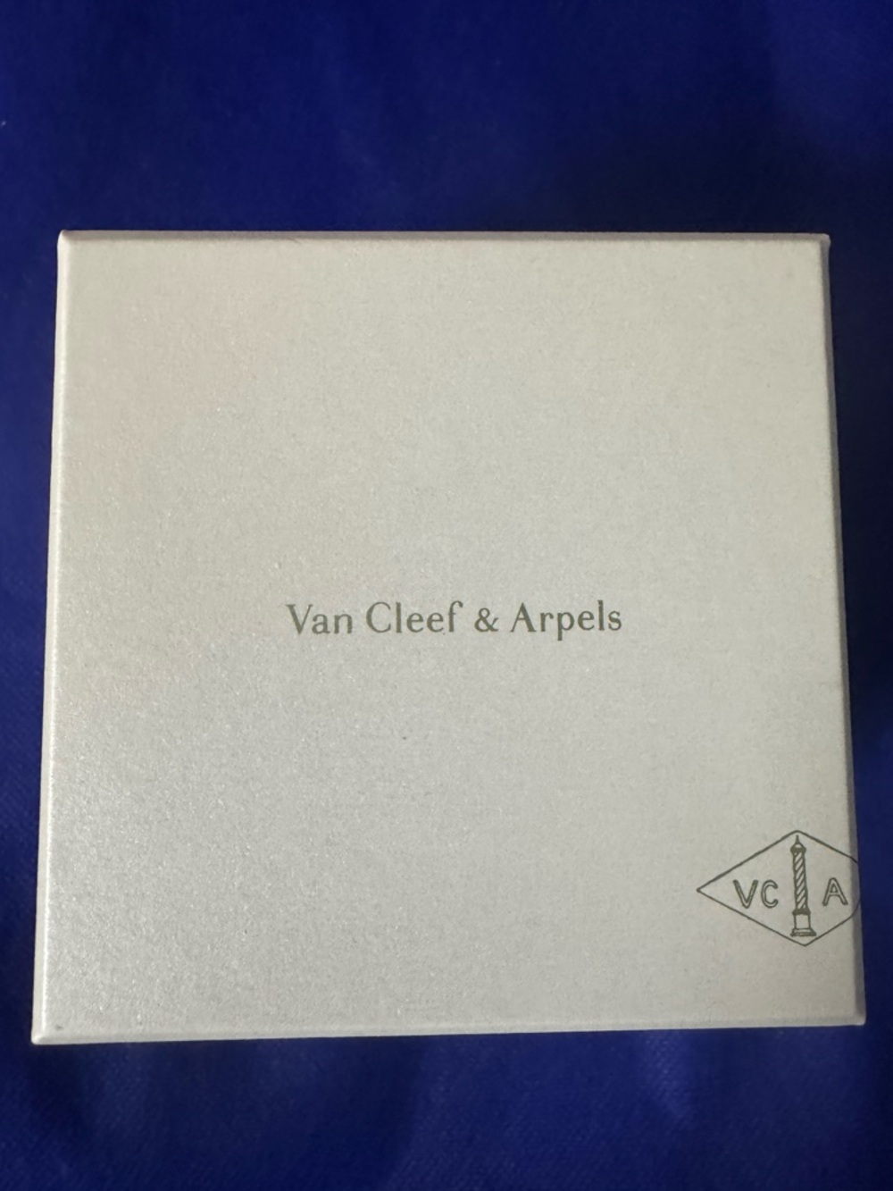 Van Cleef & Arpels 💯% Authentic luxury Green Velvety Jewelry or storage Box Set - Picture 12 of 12